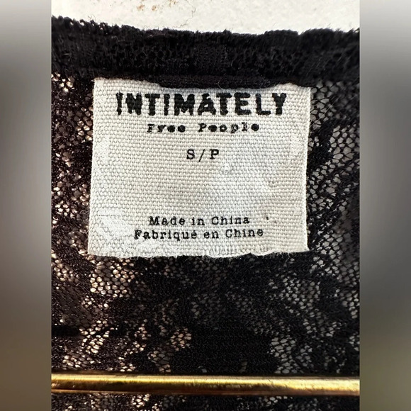 INTIMATELY FREE PEOPLE Black ALLURING Floral Lace Asymmetric Hem Skater SM Dress - Picture 4 of 10